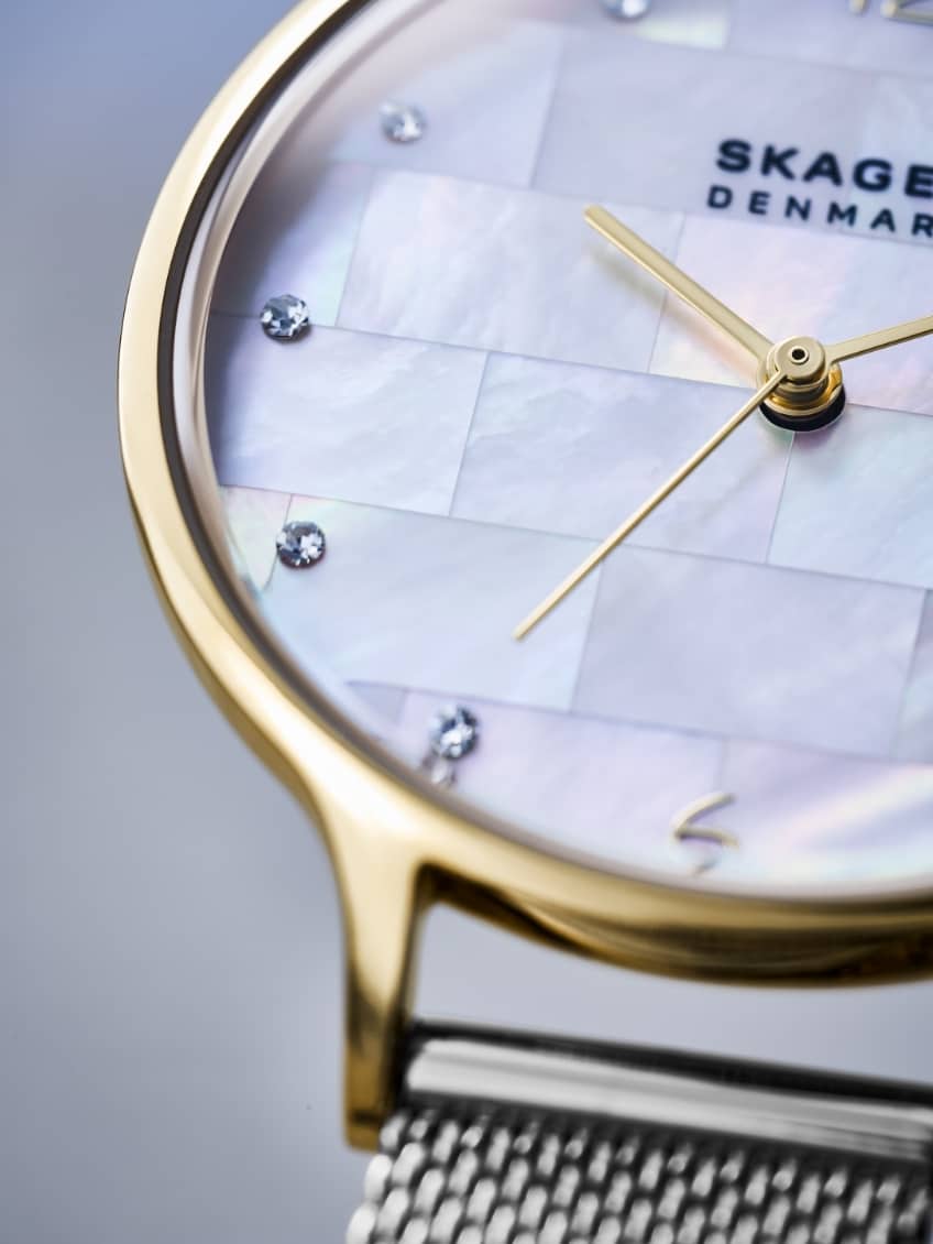 Mother-of-pearl watch