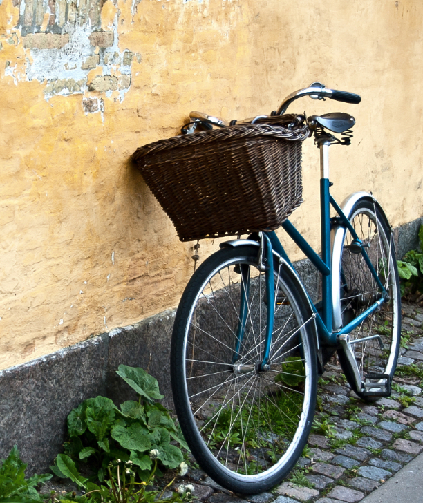 Fahrrad auf einer Straße in Kopenhagen