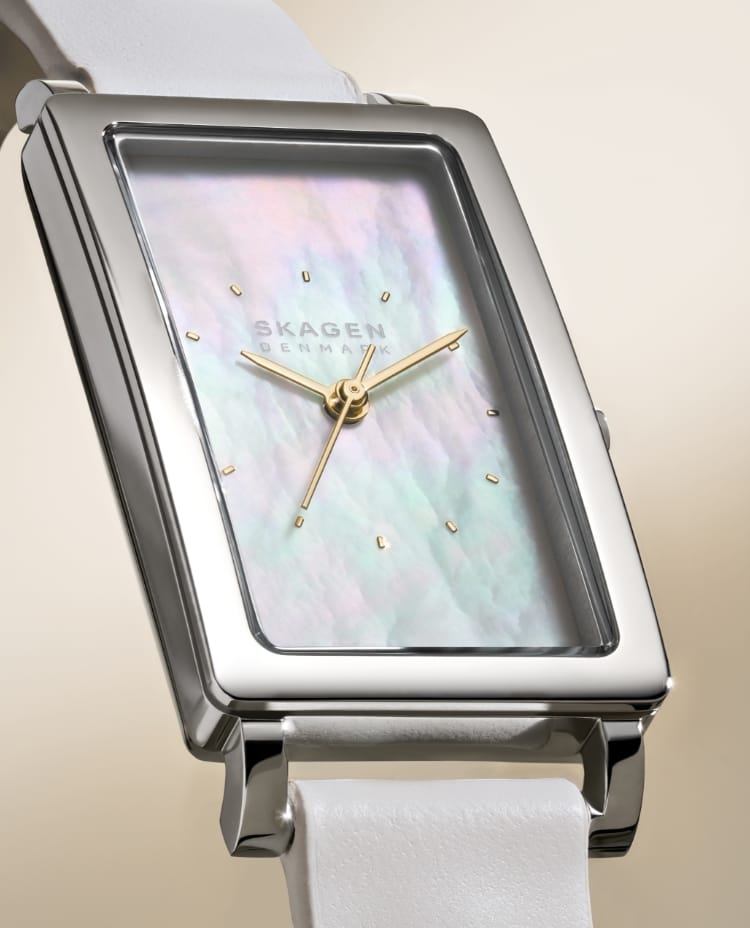 Image of the model wearing the Anita Lille mother-of-pearl watch