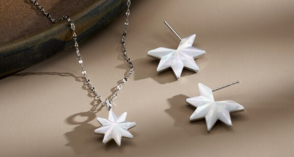 Image of a Agnethe Holiday Star jewelry.