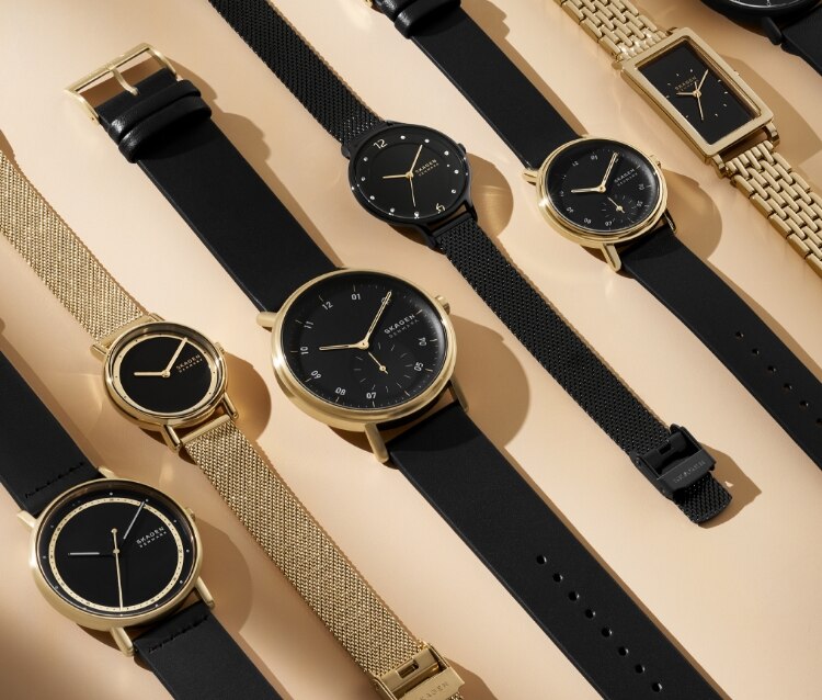 Images of Skagen watches and jewelry accessories on a green background.