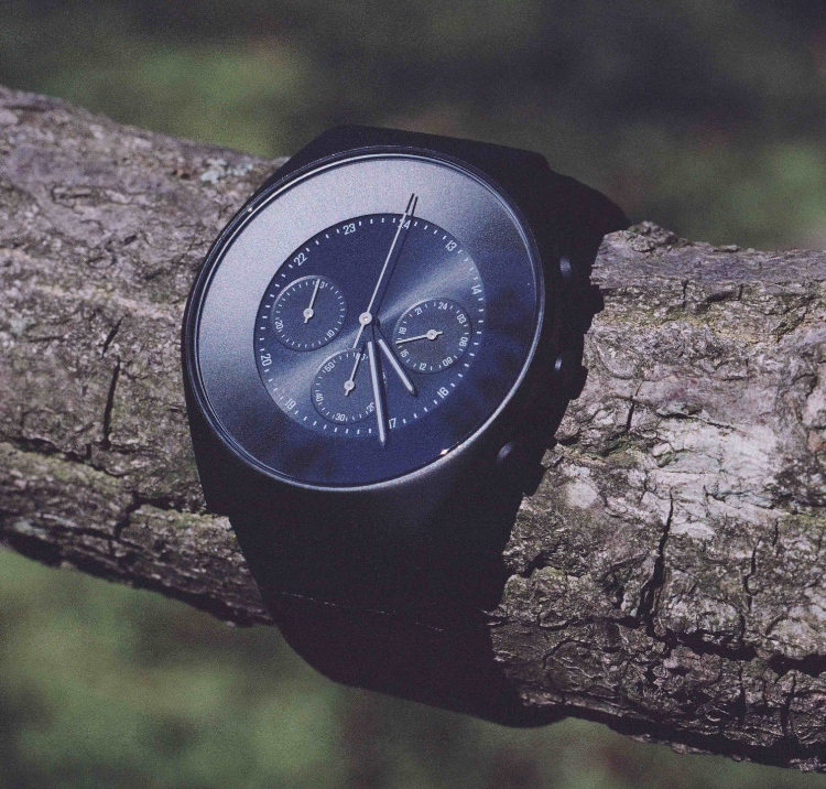 Image of a Soulland X Skagen watch in the woods