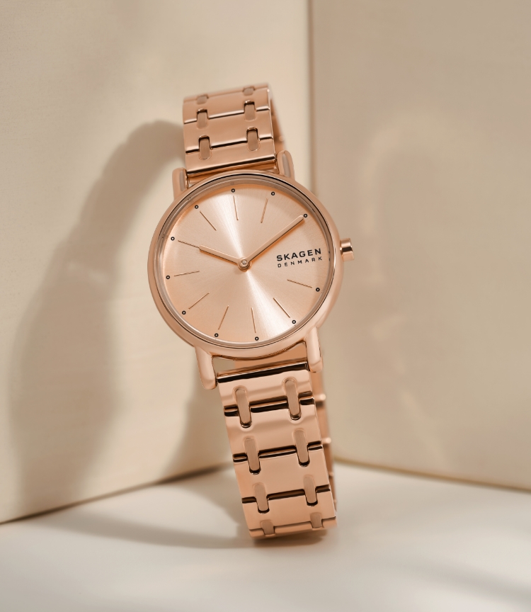 Image of rose gold-tone Signatur watch.